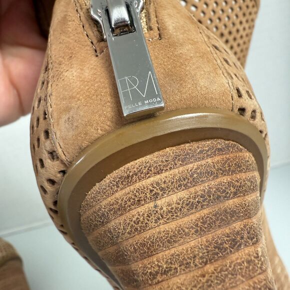 Pelle Moda Women's Tan Perforated Leather Peep Toe Wedge Bootie Shoes Size 6 M - Picture 8 of 12